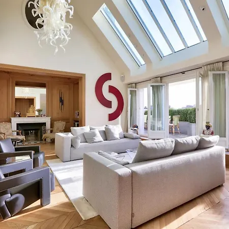 Superb Penthouse Apartmán *